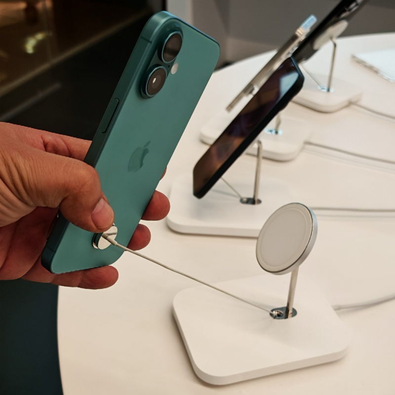 PA-05S MagSafe iPhone Security Stand with Retractable Cable view 6